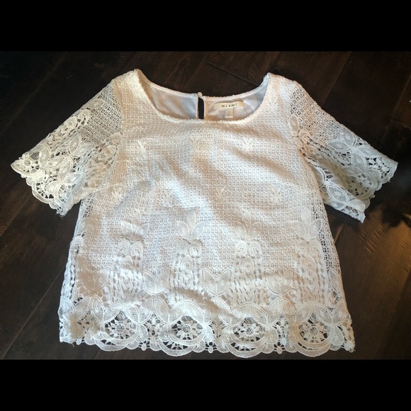 WHITE LACE TOP - Picture 2 of 7